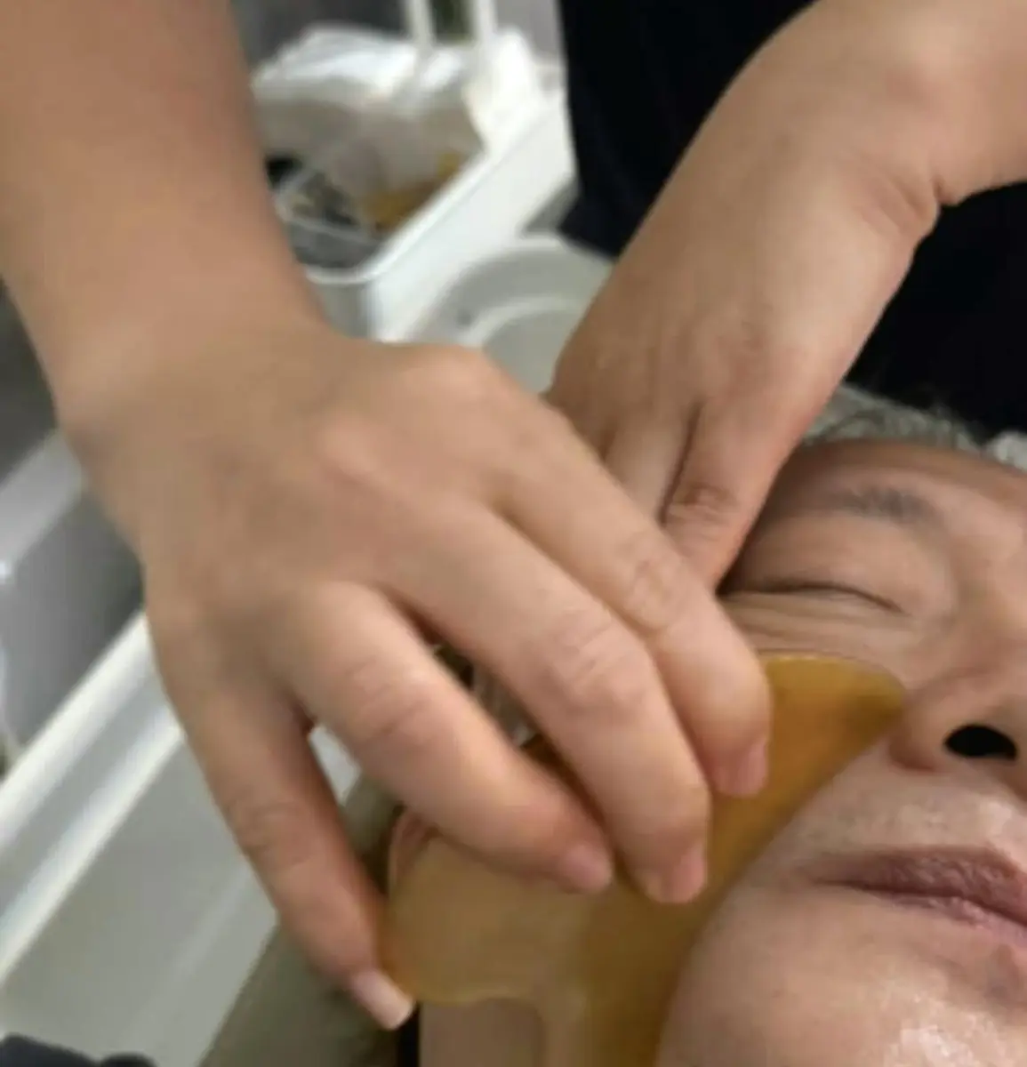 Eye gua sha treatment