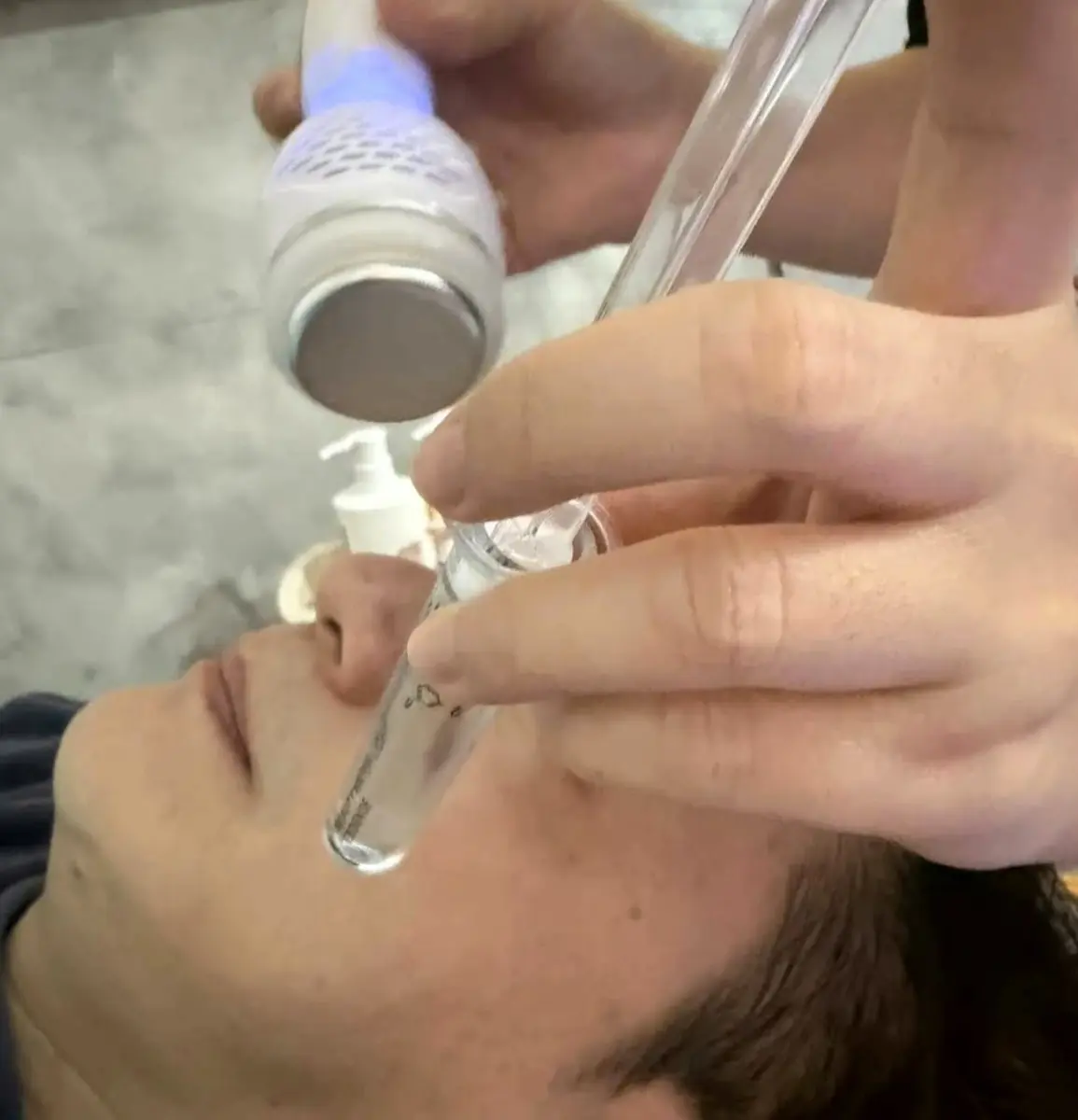 Skin device facial treatment